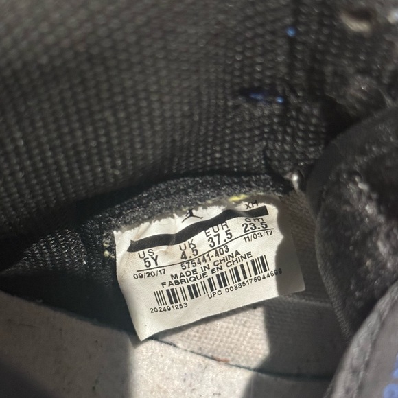 Air Jorden 1 - Picture 3 of 3